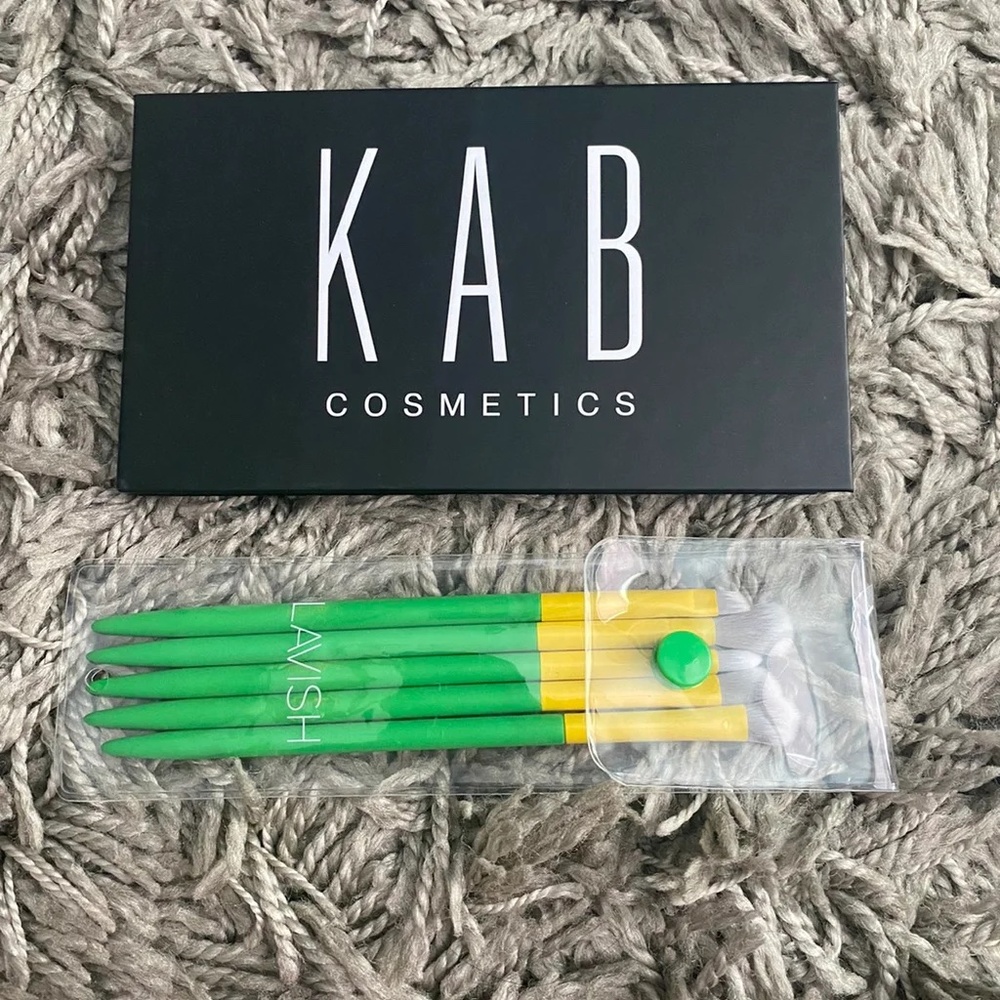 KAB cosmetics Makeup Bundle